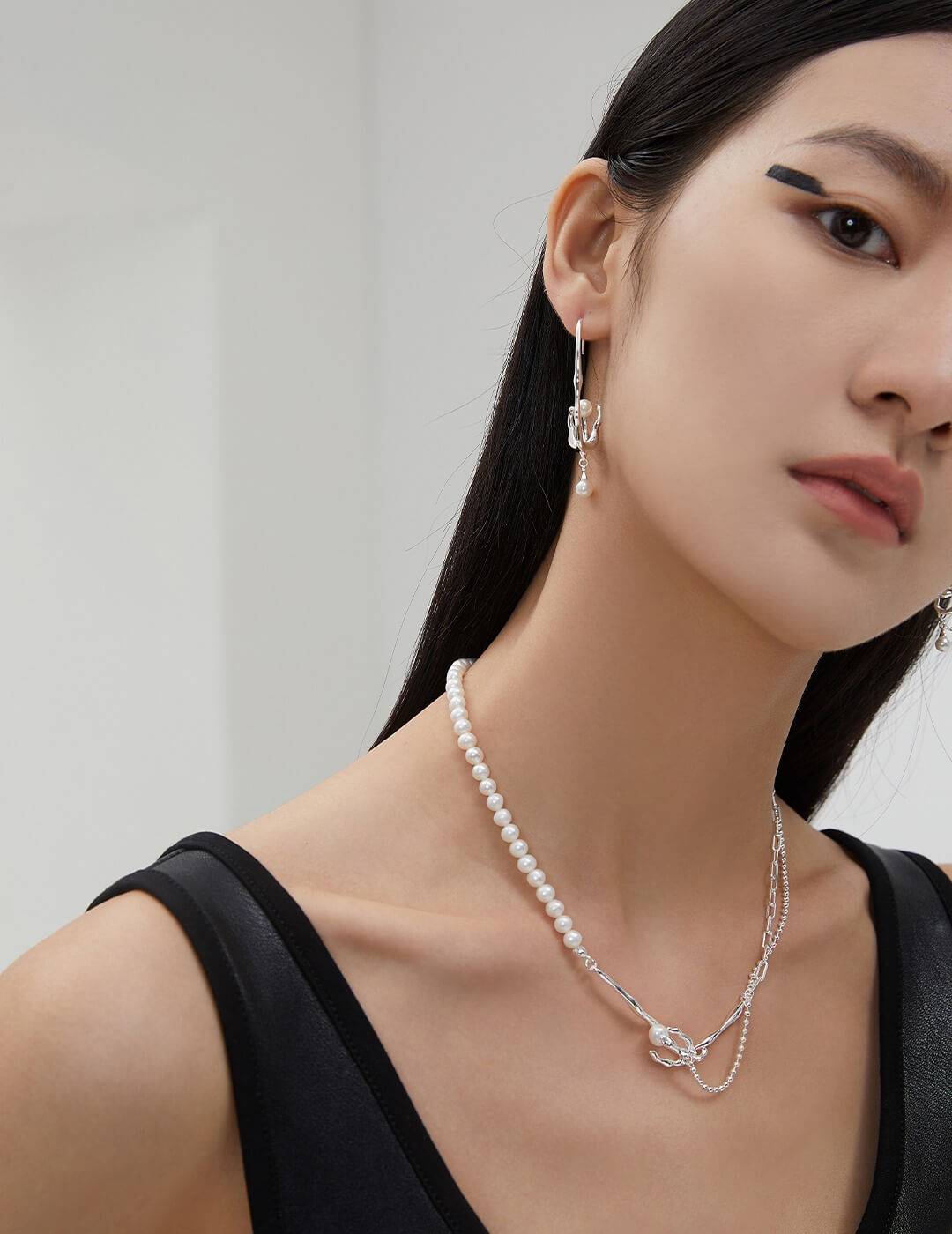 Silver Pearl Necklace and Earrings | Tsuki