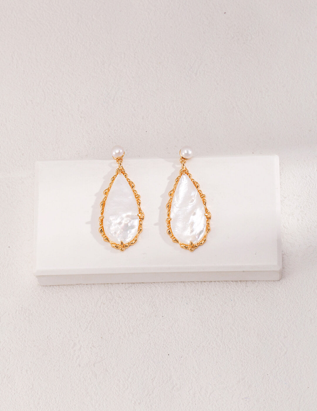 Water Drop Pearl Earrings | Tsuki