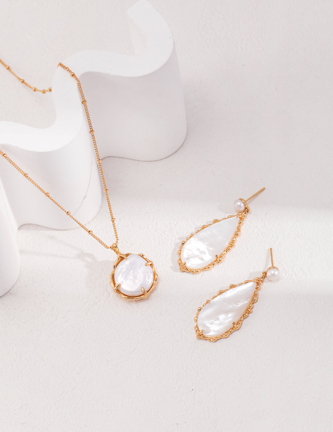 Water Drop Pearl Earrings | Tsuki